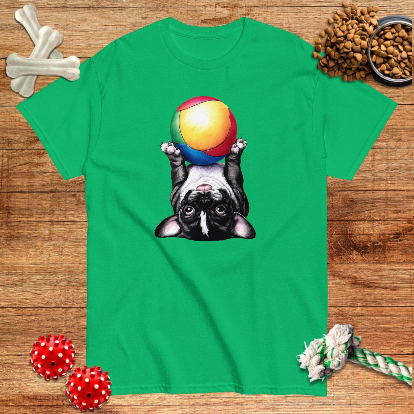 Camiseta de Frenchie jugando con la pelota